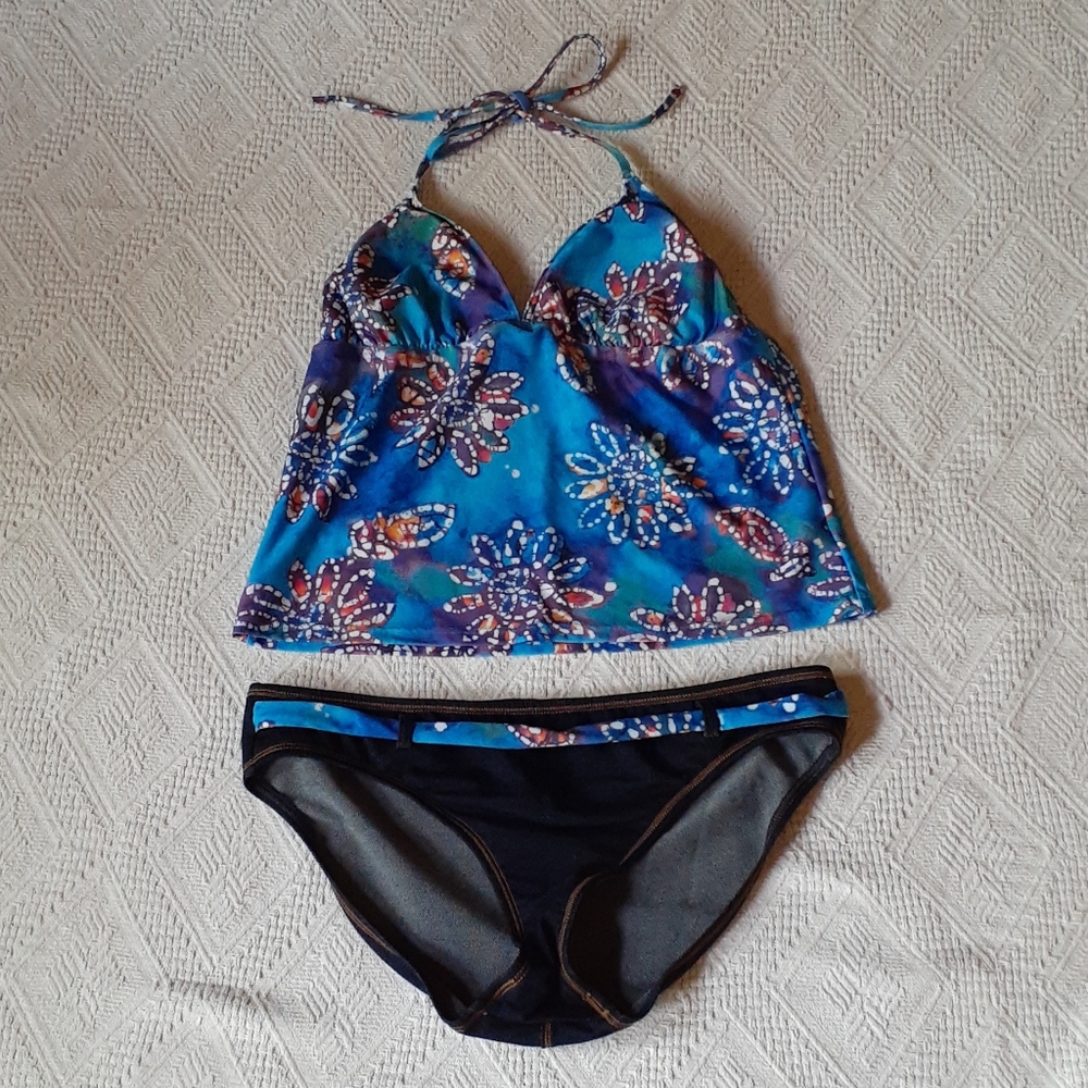 Sz L 2-Piece Tankini Suit by Bisou Bisou